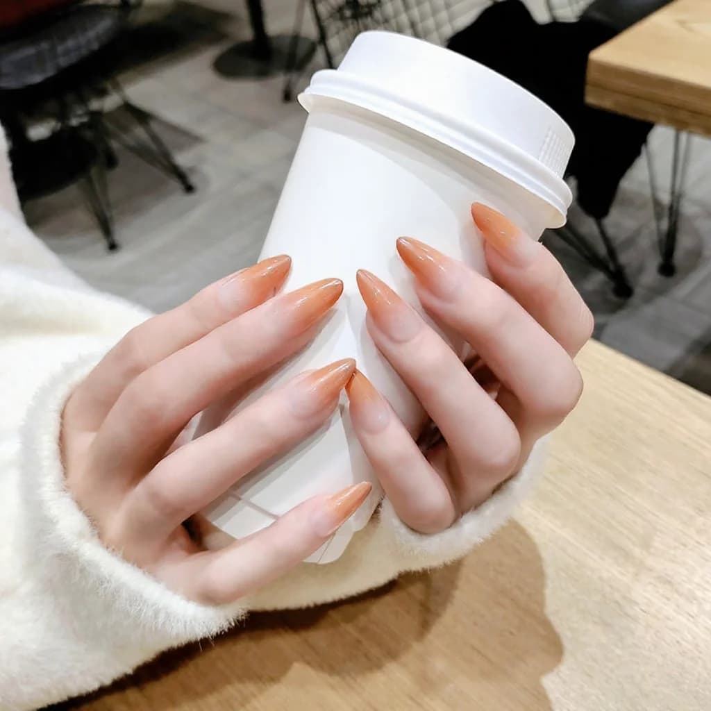 롱 그라데이션 스타 패턴 붙이는 네일 팁