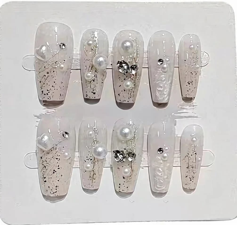 진주 및 라인석 장식 미디엄 테이퍼드 붙이는 네일