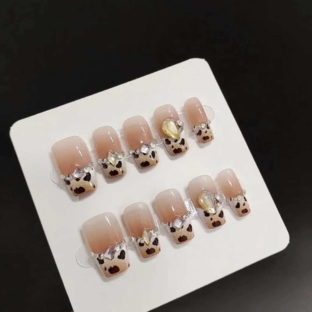 치즈 레오파드 프린트 라인석 부착 네일, 짧은 코핀 쉐이프