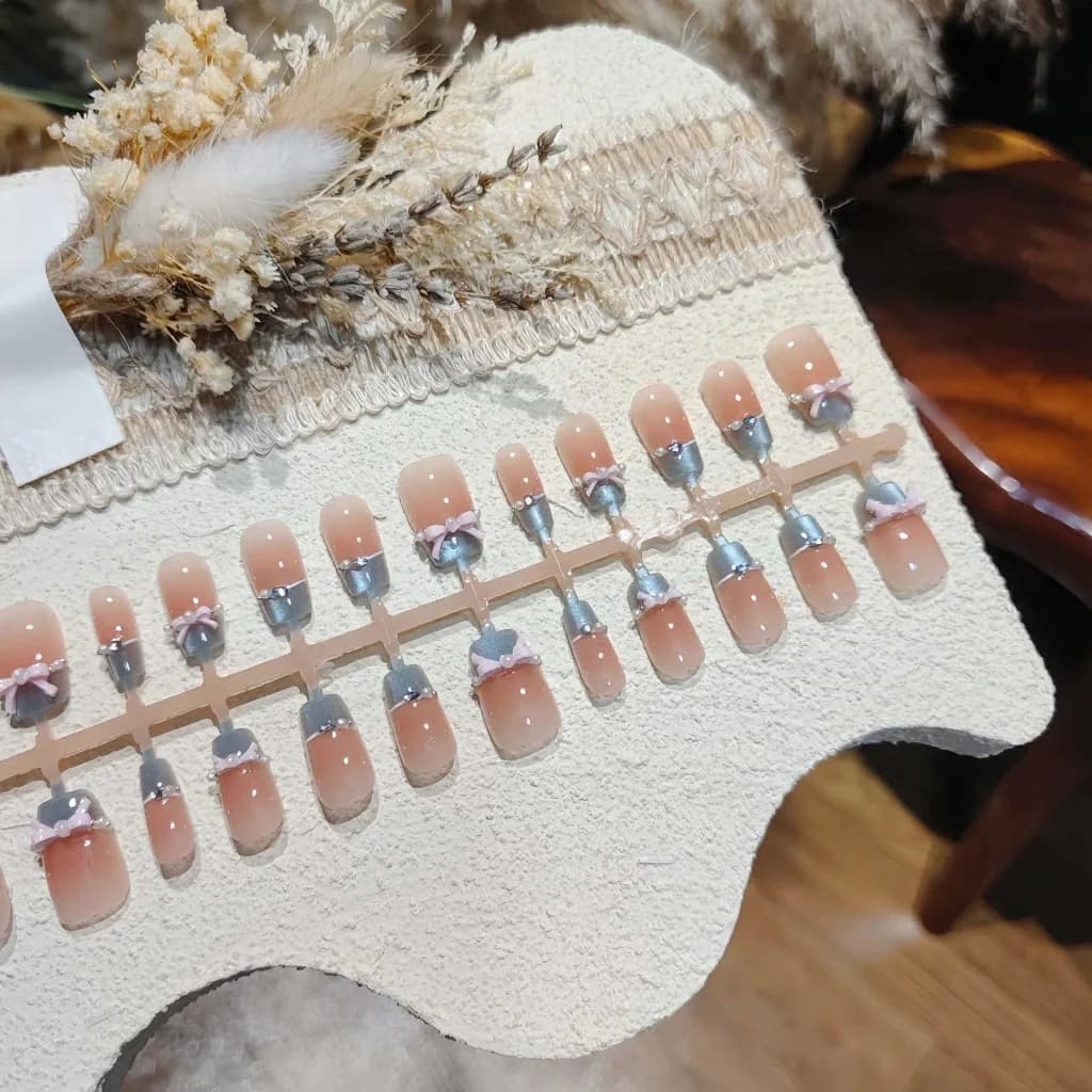 블루 크리스탈 핑크 나비 캣아이 프렌치 팁 붙이는 네일