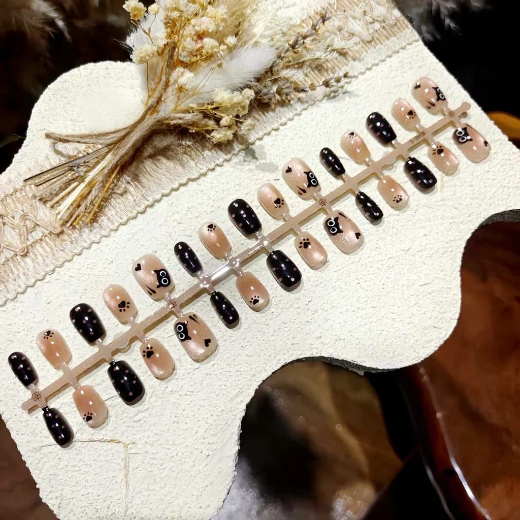 블랙 캣아이 붙이는 네일 숏 발레리나 글라스 비드 장식