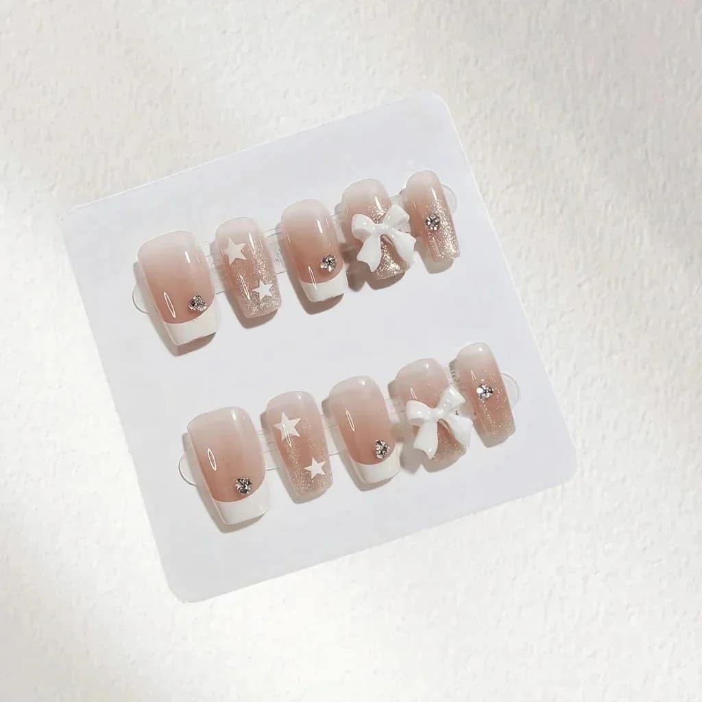 프렌치 팁 리본 & 라인석 붙이는 네일, 쇼트 스퀘어