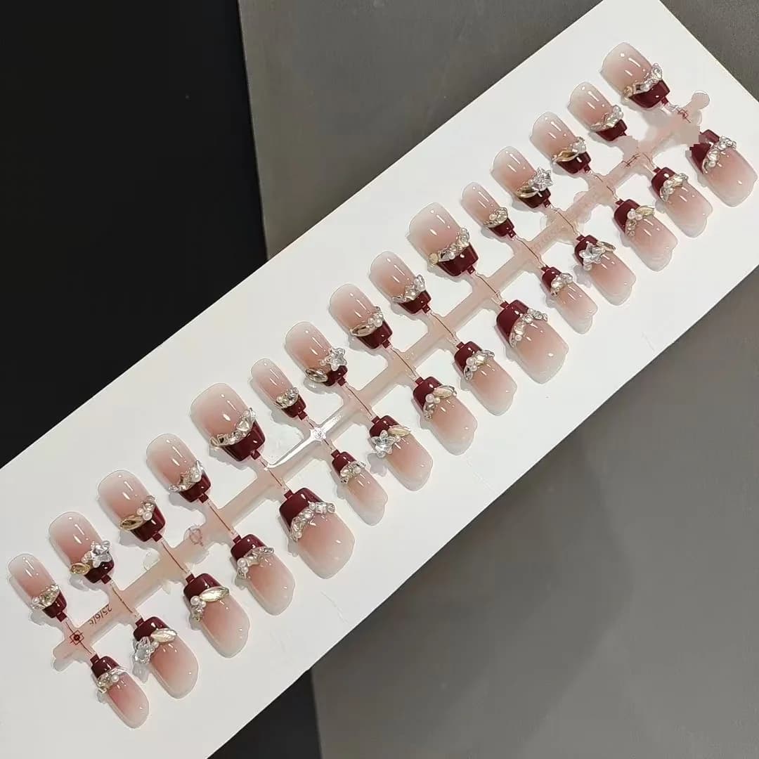 스타 라인석 숏 스퀘어 프렌치 팁 부착식 네일