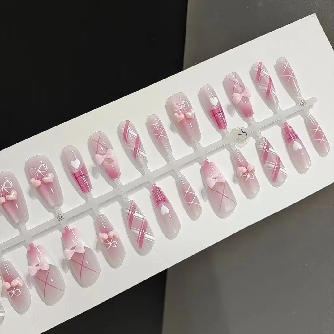 리본 & 하트 디자인 스위트 핑크 붙이는 네일 30개입